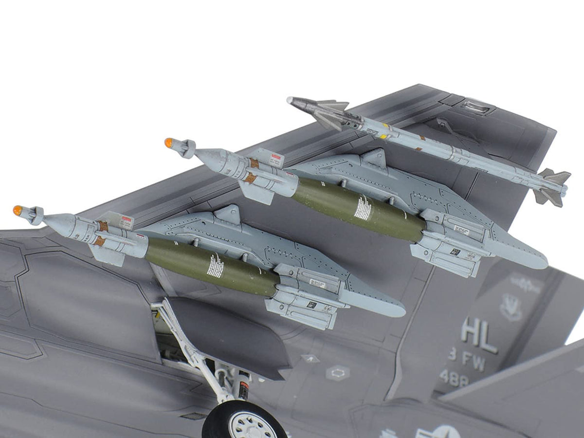 1:72 F-35A Lightning II Plastic Model Kit Z6784